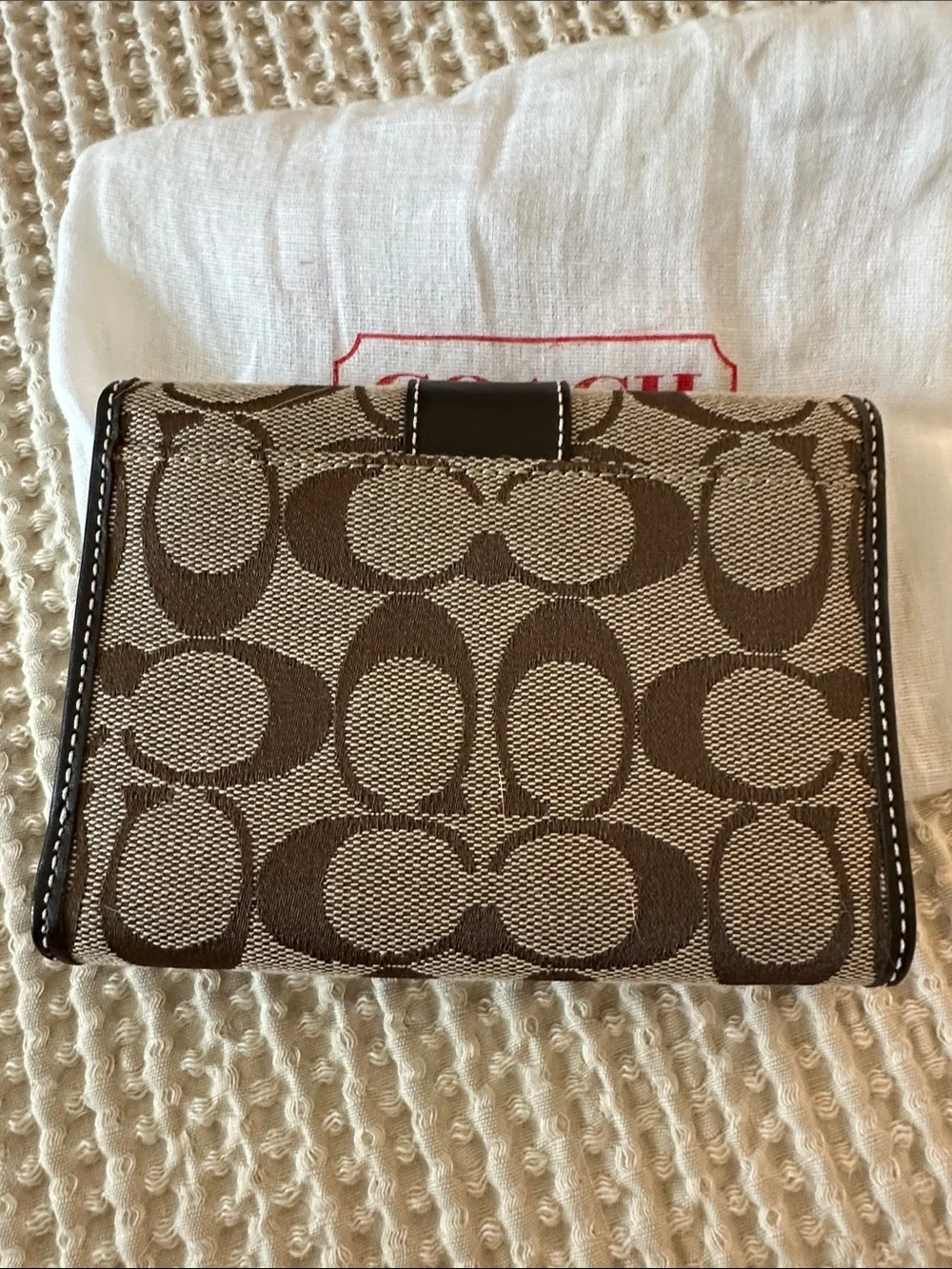NWT Coach Hampton Signature Compact Clutch/Trifold Wallet
